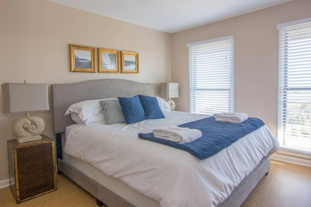 Pelican Point Unobstructed Beach Views Beach Access Out Back Door! Harbor Island Екстер'єр фото
