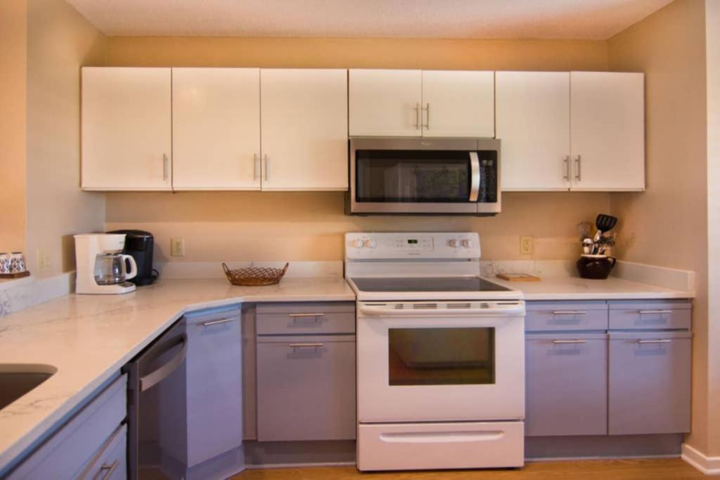Pelican Point Unobstructed Beach Views Beach Access Out Back Door! Harbor Island Екстер'єр фото