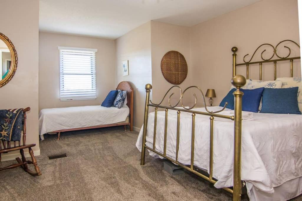 Pelican Point Unobstructed Beach Views Beach Access Out Back Door! Harbor Island Екстер'єр фото