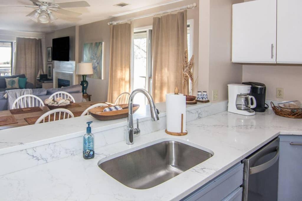 Pelican Point Unobstructed Beach Views Beach Access Out Back Door! Harbor Island Екстер'єр фото